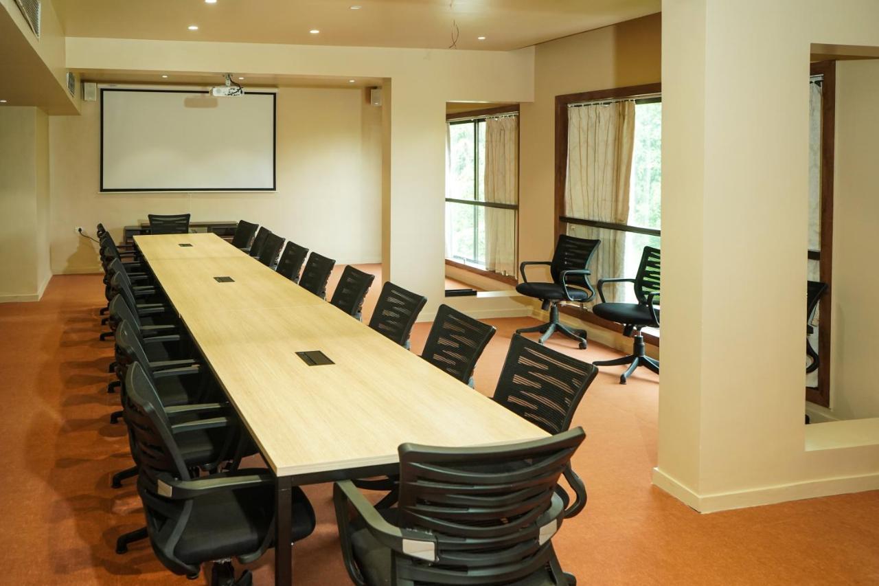 Nest Beacon Resort Daman Ngoại thất bức ảnh